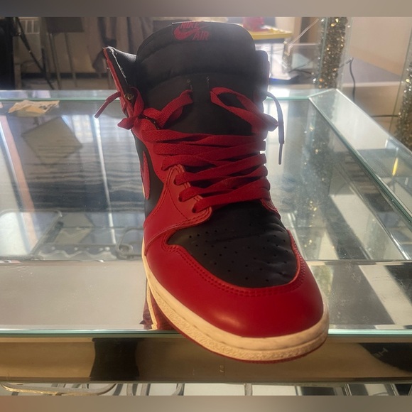 Jordan 1 Retro High 85 OG Varsity Red - Picture 2 of 3